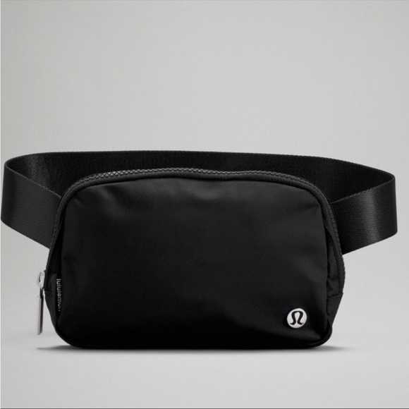 NWT LULULEMON EVERYWHERE BELT BLACK - Picture 2 of 4